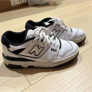 New Balance 550 Black and White Womens Size 7